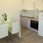 Sunset Apartment *